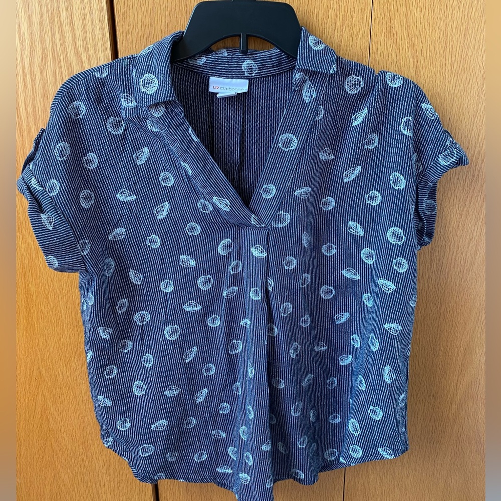 Liz Claiborne blue striped seashell top Sz XS